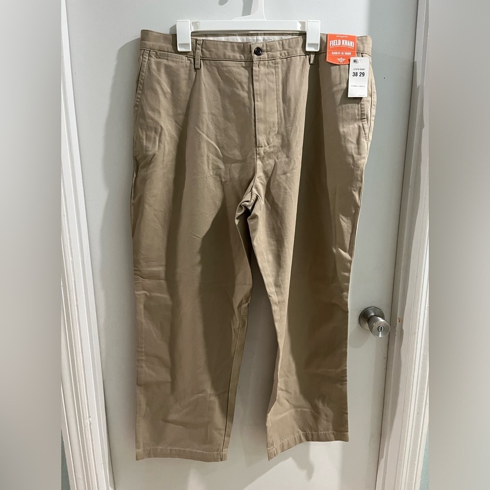 Dockers Field Khaki Pants Straight-Leg Chinos, size 38 x 29, new!